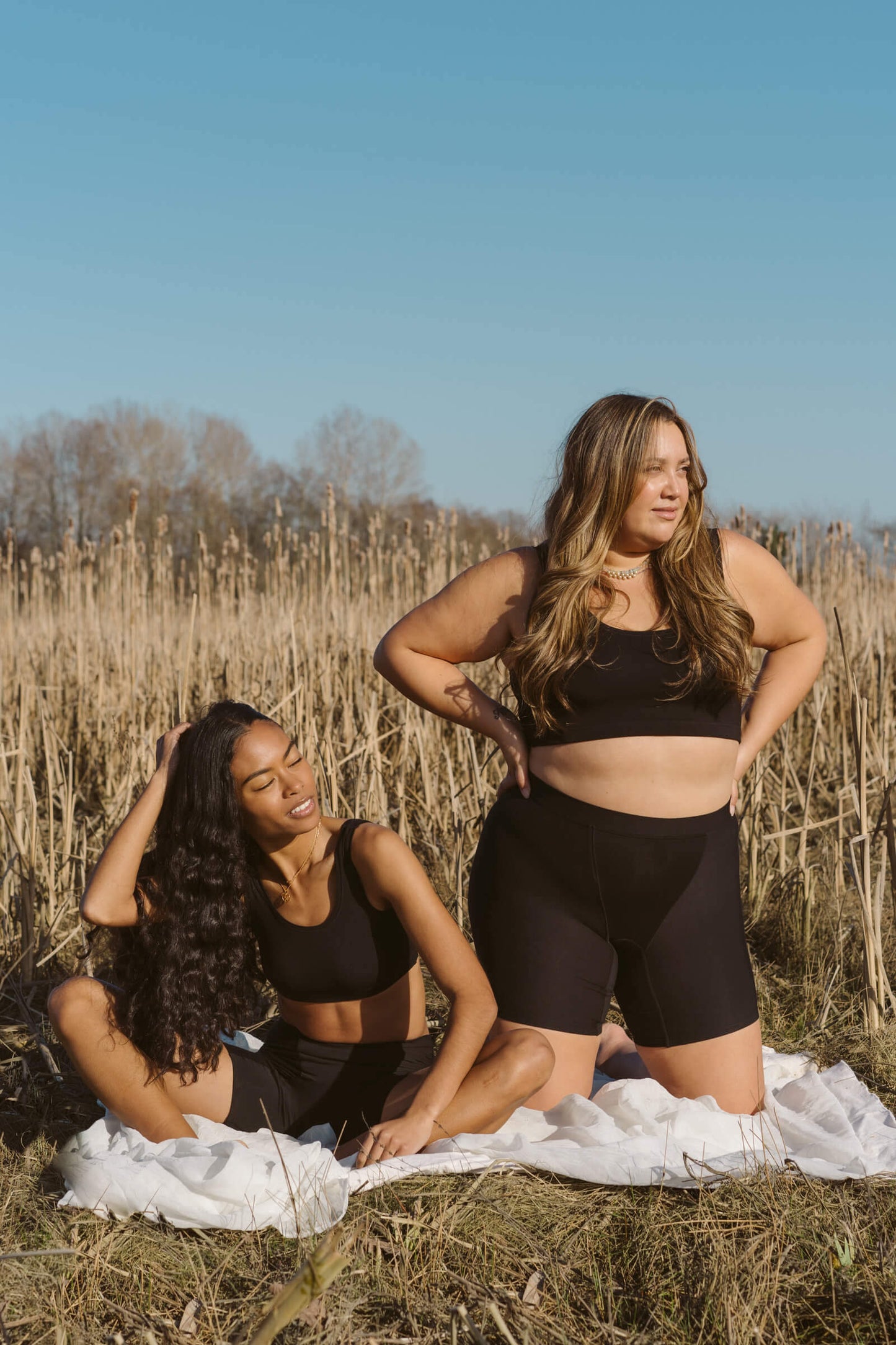 Black | (Left) Model is wearing size XS, (Right) Model is wearing size 2XL