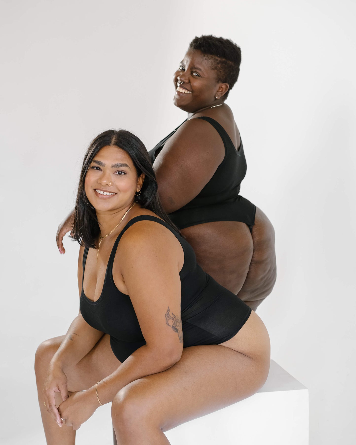 Black | Model (L) is wearing size 2XL, Model (R) is wearing size 3XL