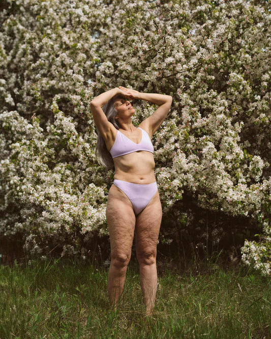 Lilac | Model is wearing size L