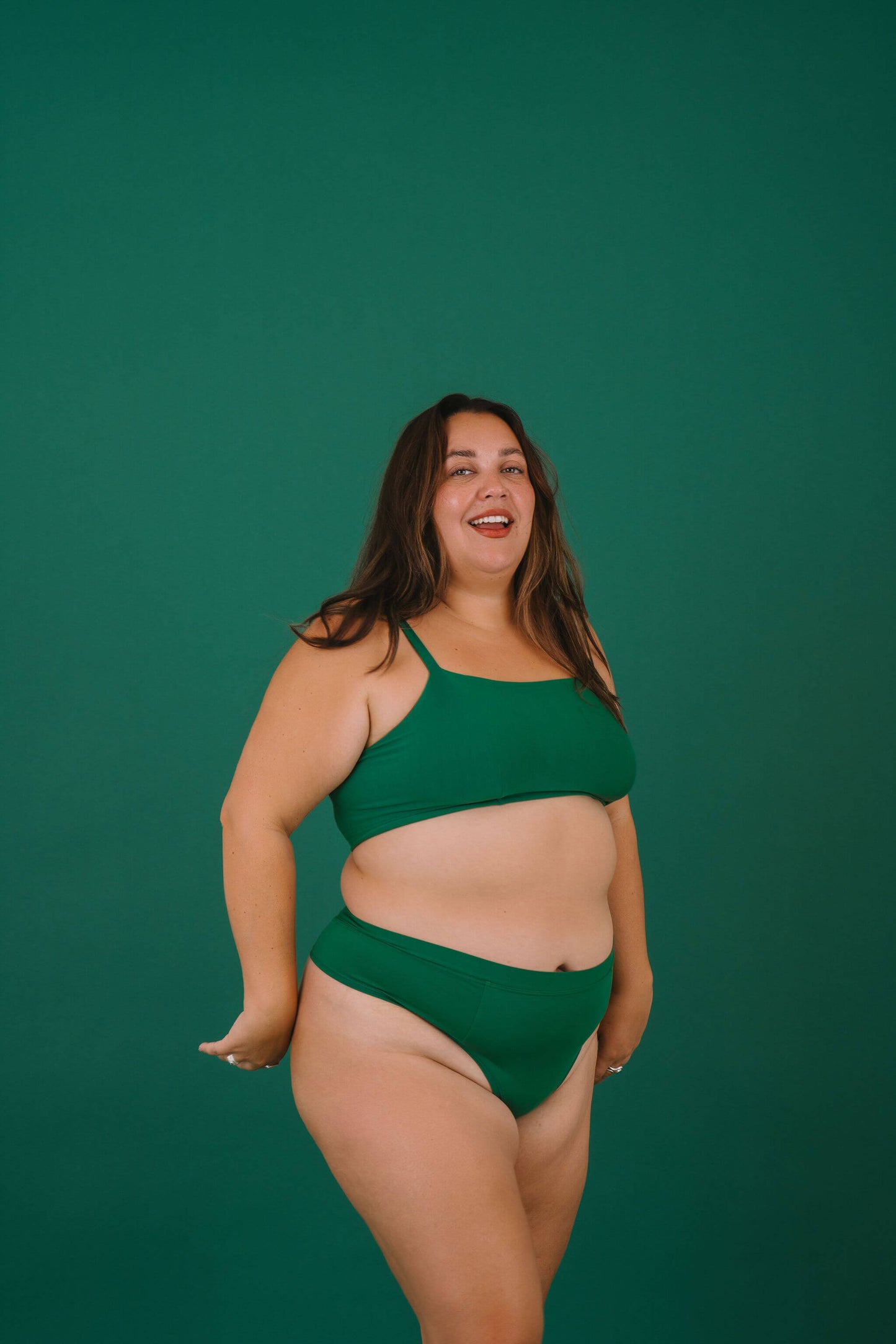 Pine | Model is wearing size 2XL