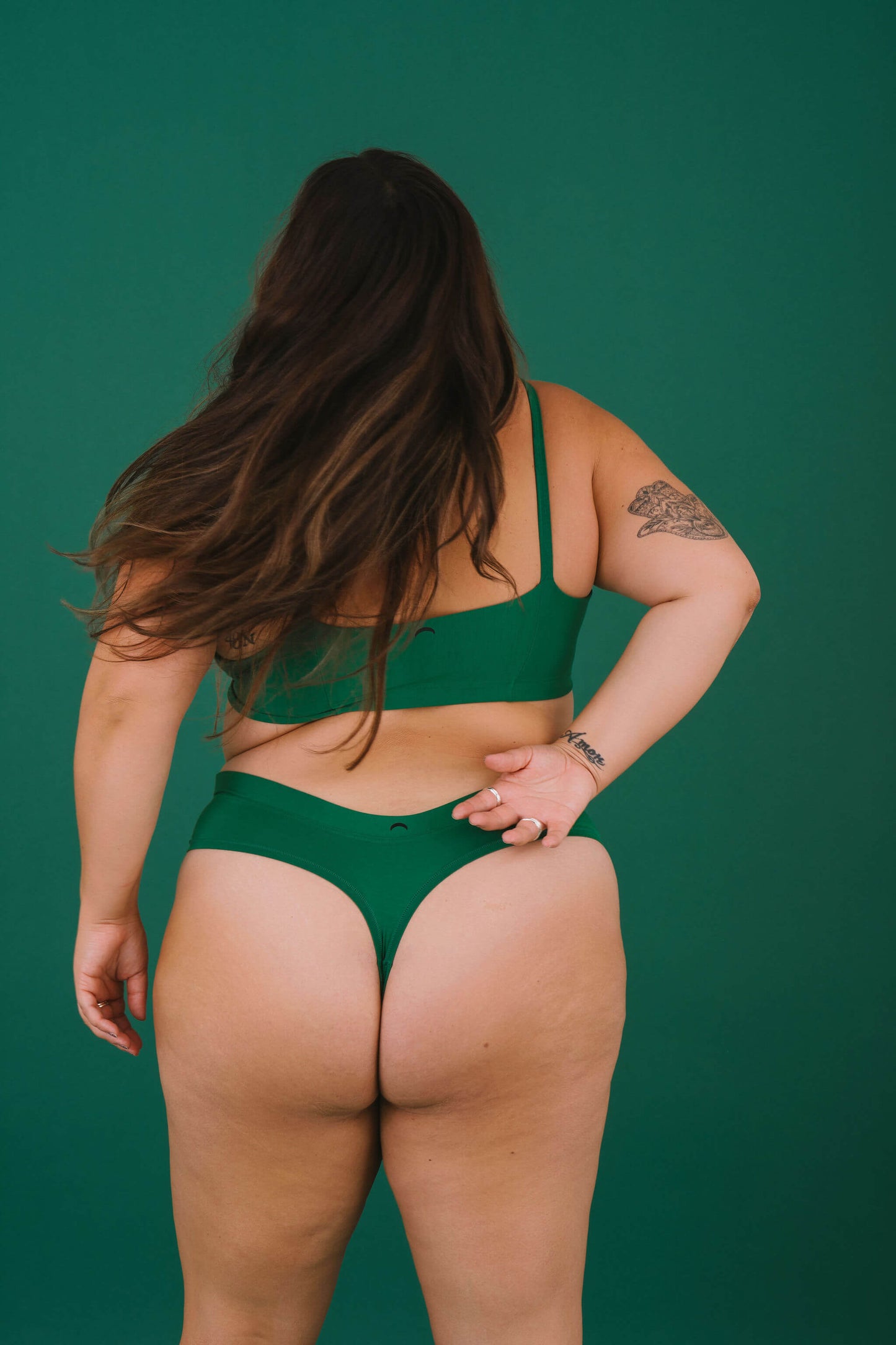 Pine | Model is wearing size 2XL