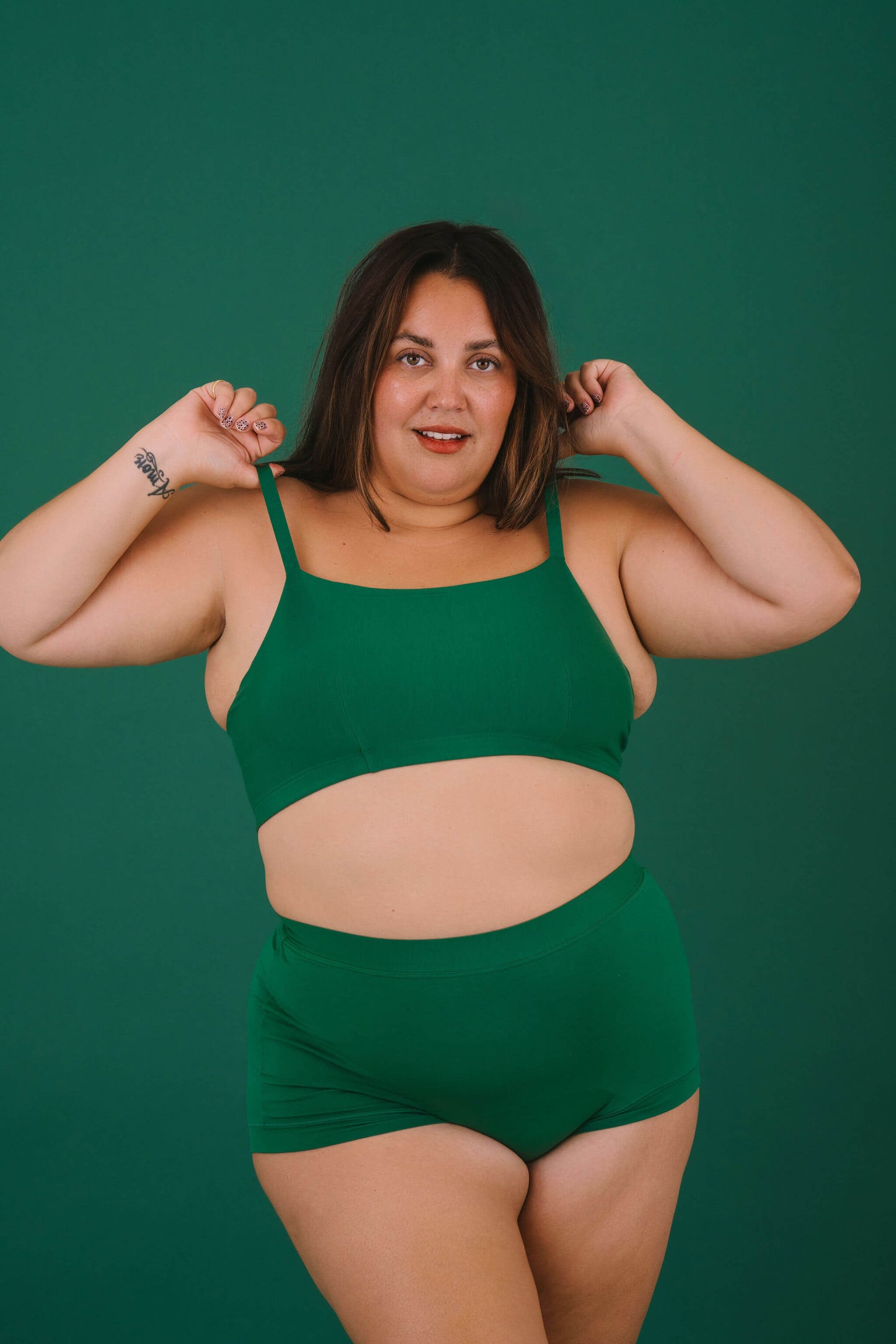 Pine | Model is wearing size 2XL