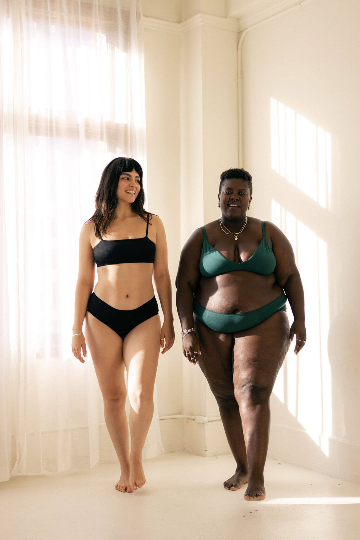 Green | Model (L) is wearing size M, Model (R) is wearing size 3XL