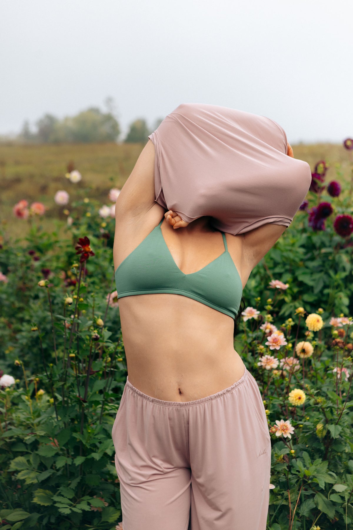 Thyme | Model is wearing size M