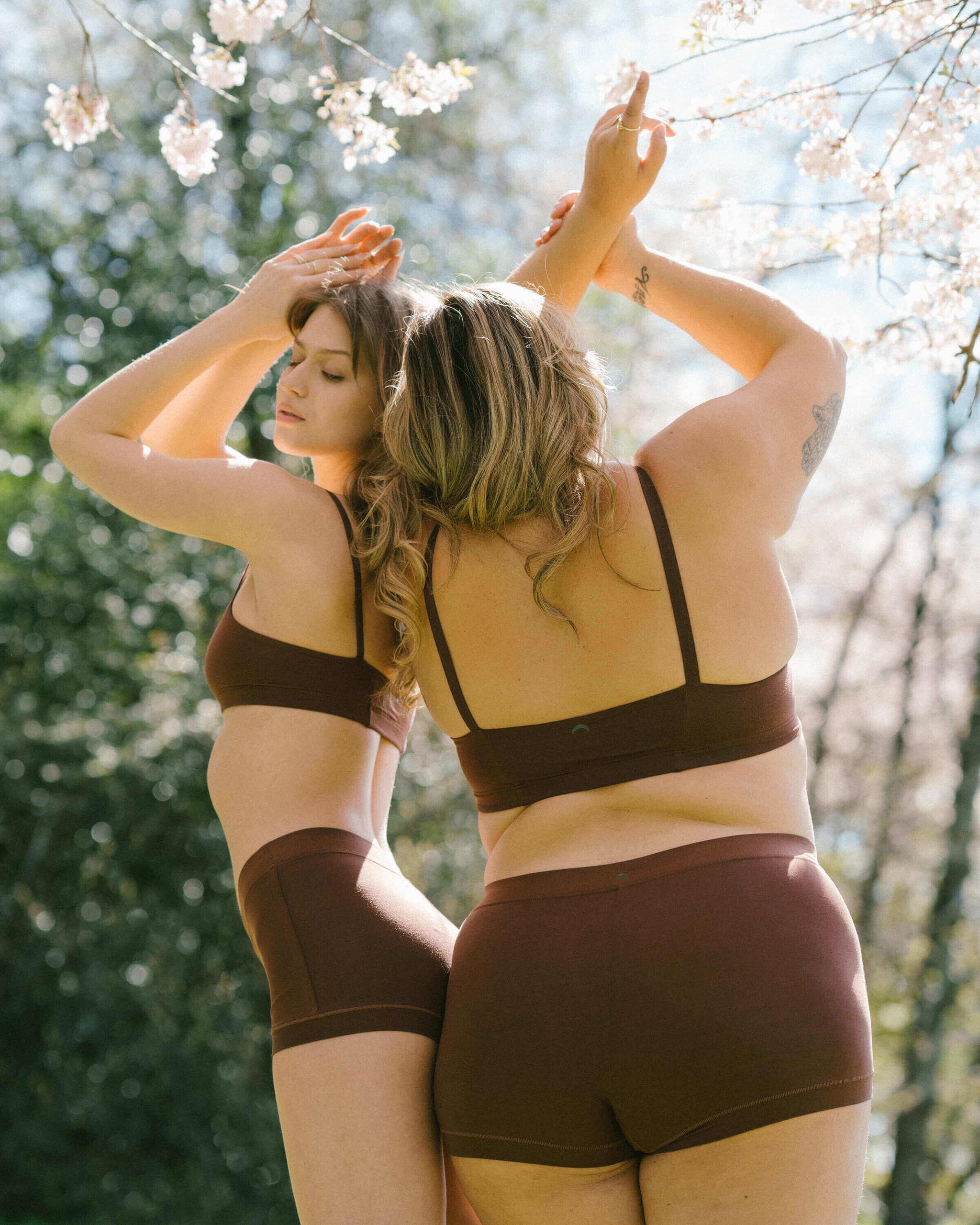 Brown | Model (L) is wearing size S, Model (R) is wearing size 2XL