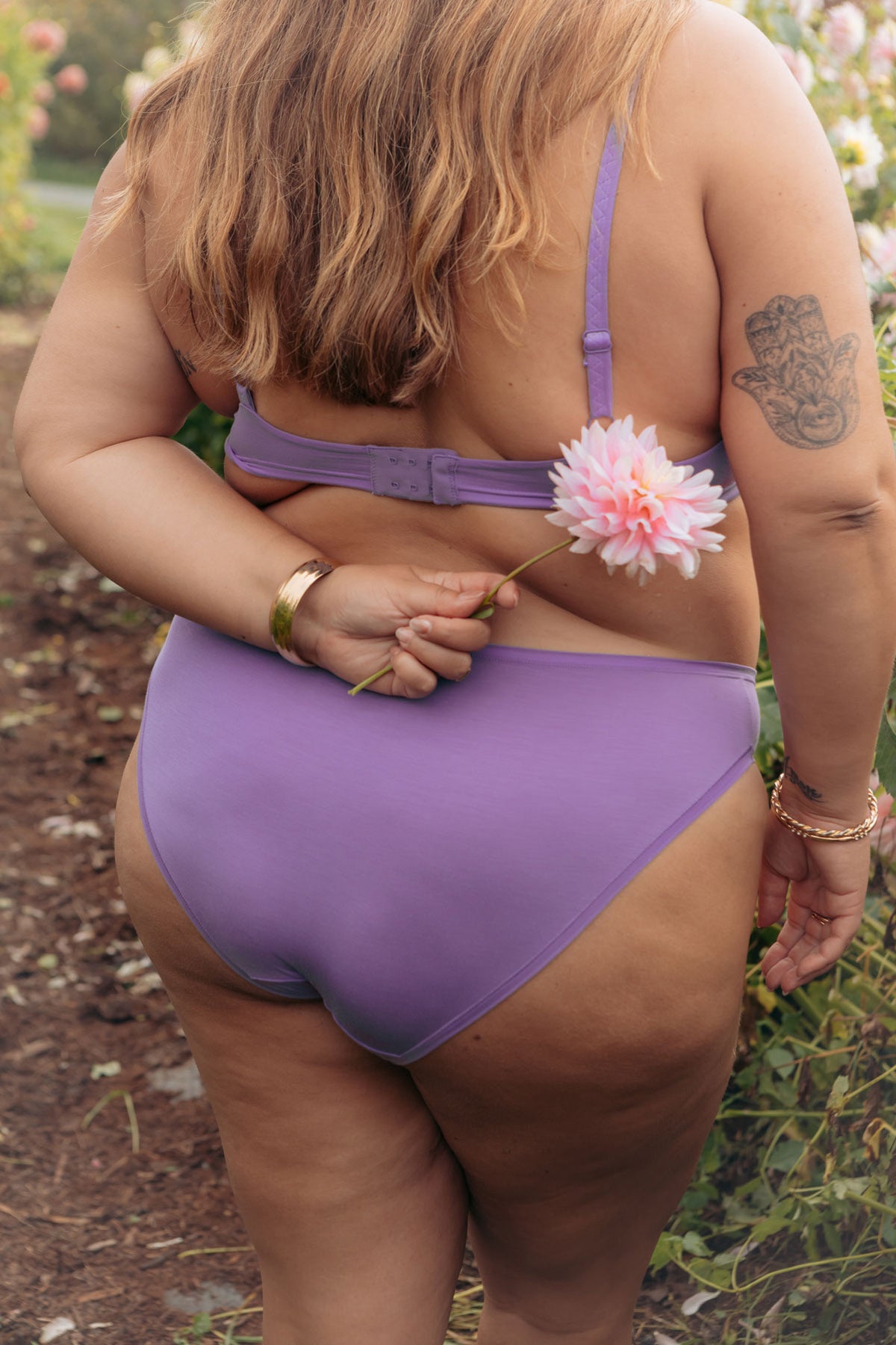 Aster | Model is wearing size 2XL
