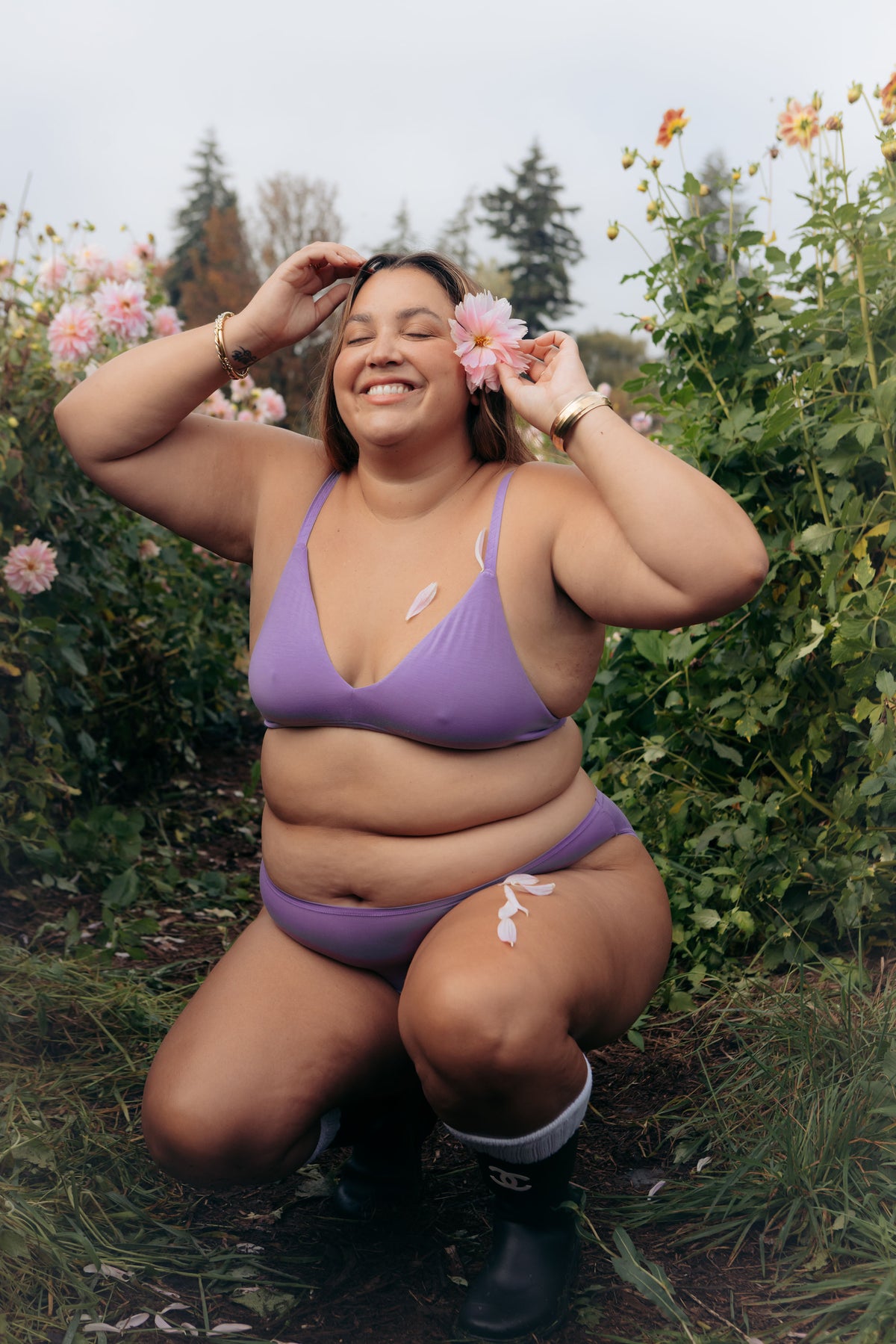 Aster | Model is wearing size XL bra & 2XL undie