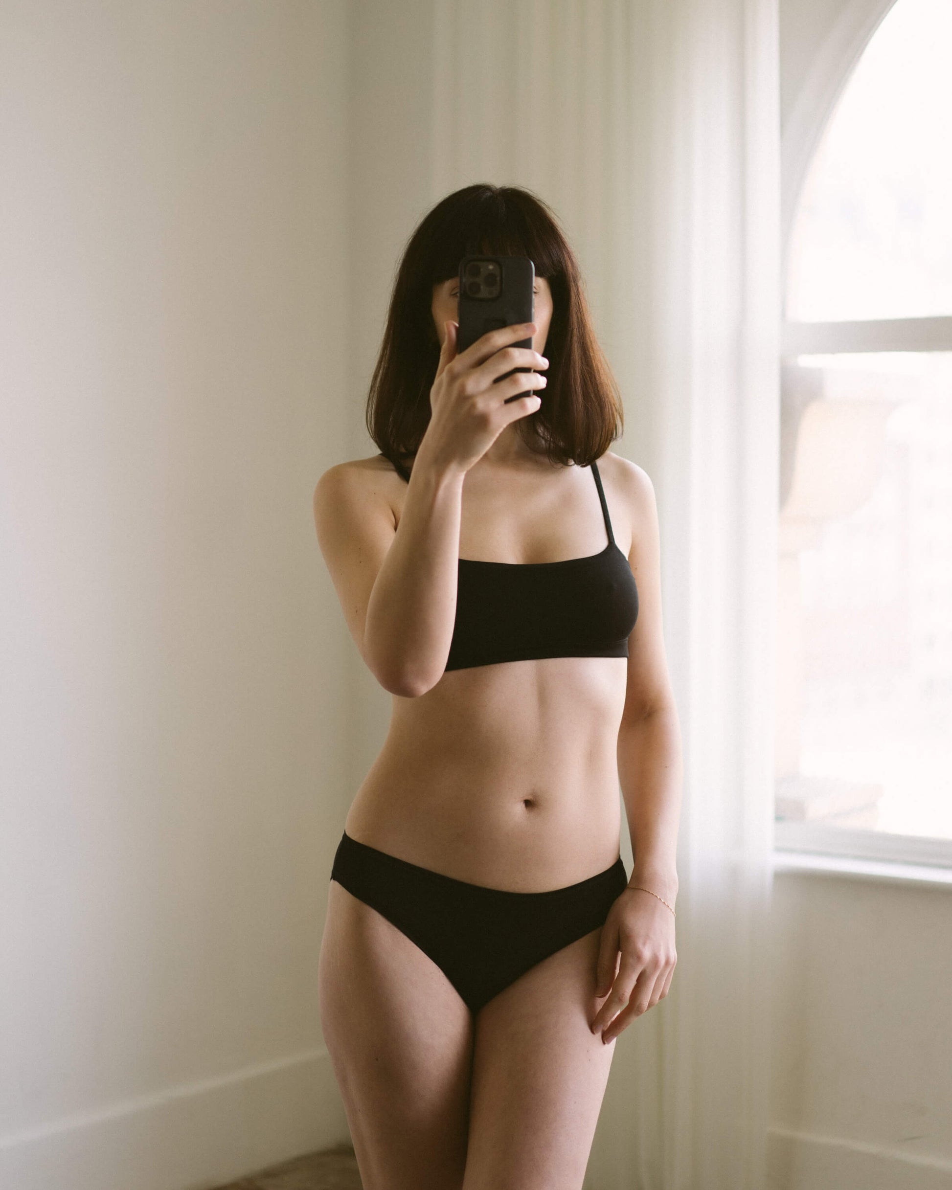 Black | Model is wearing size XS with XS Tata Bralette