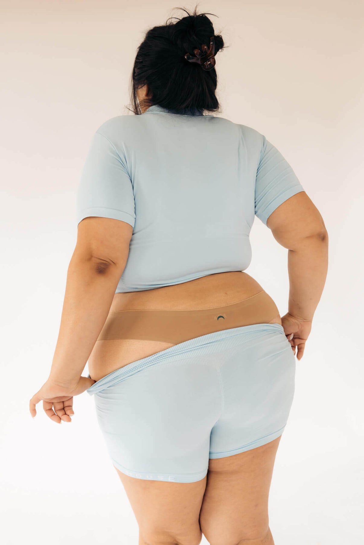 Tan | Model is wearing size 3XL