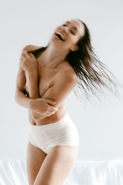 Undyed | Model is wearing size L