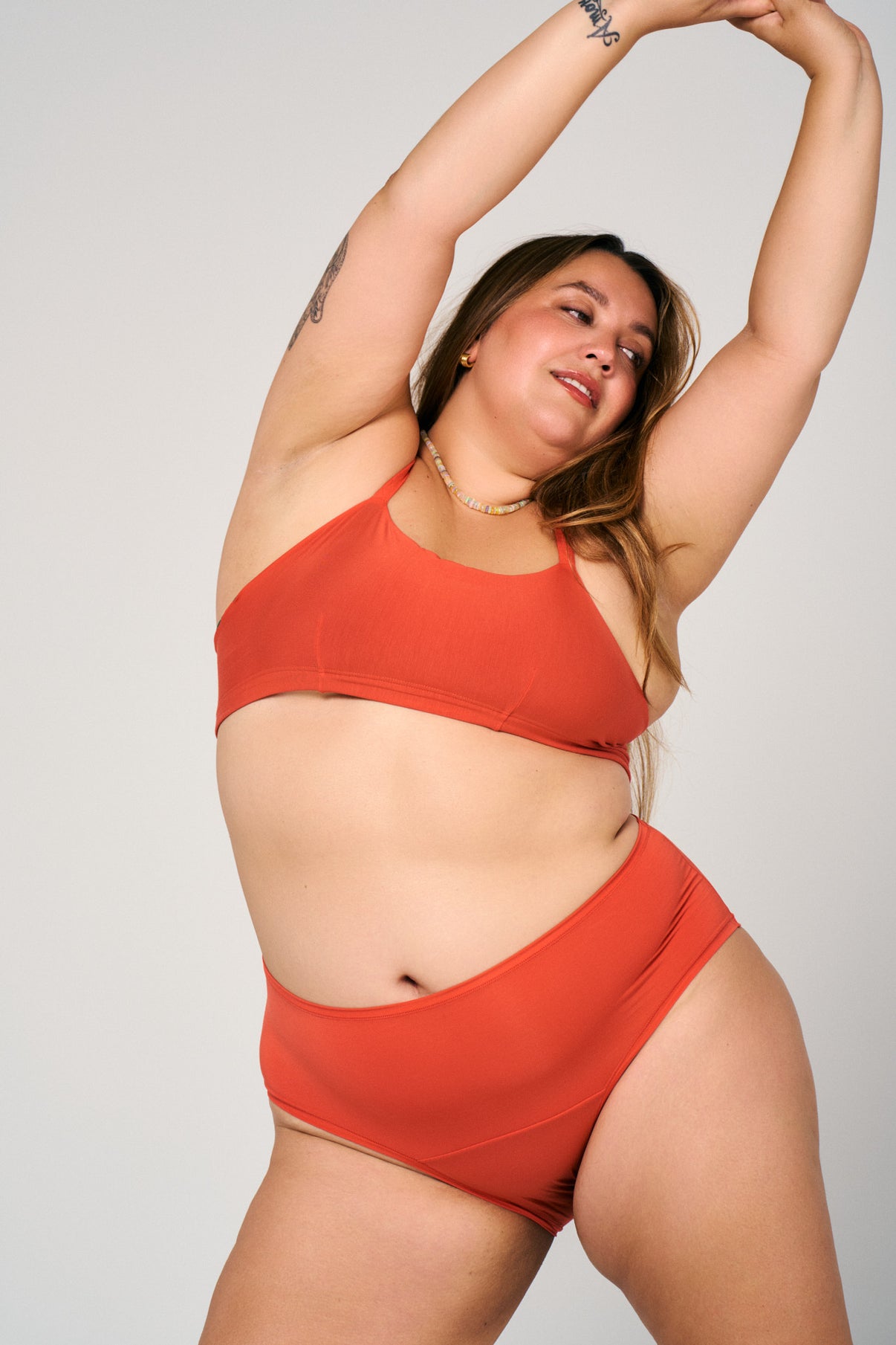 Italian Spritz | Model is wearing size XL bra and 2XL undie