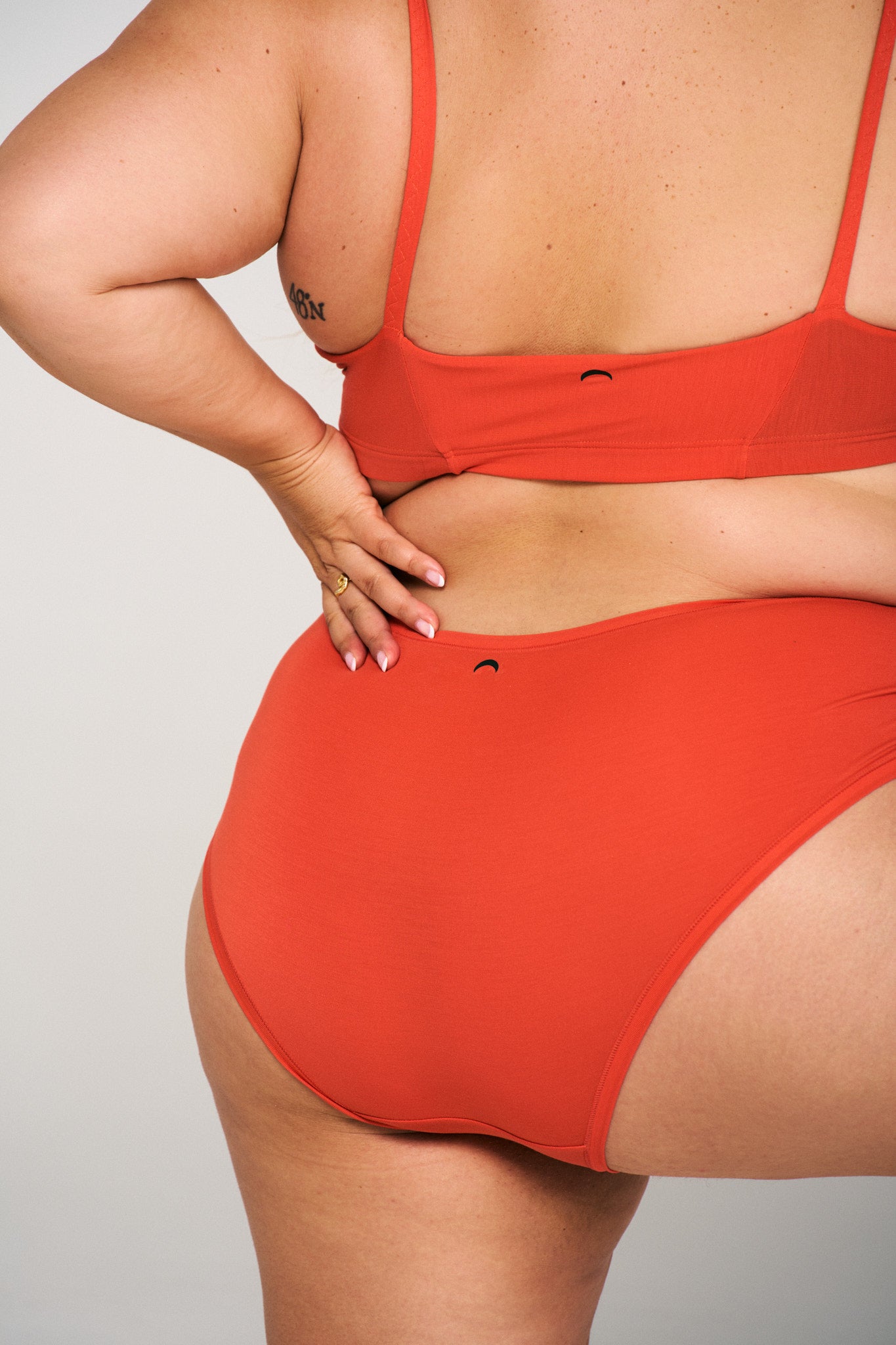 Italian Spritz | Model is wearing size 2XL