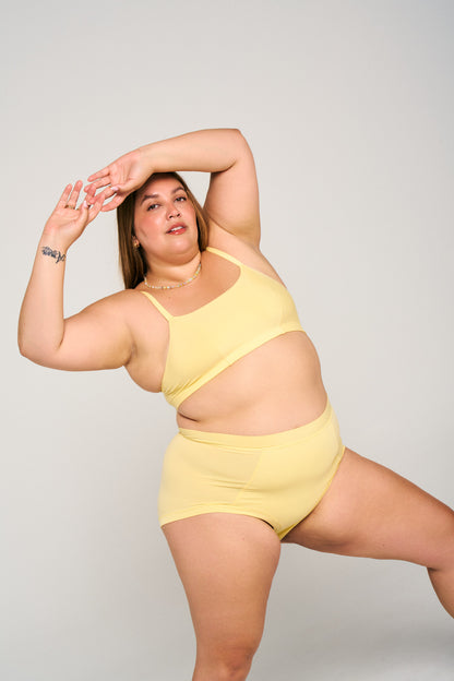Limoncello | Model is wearing size XL bra and 2XL undie