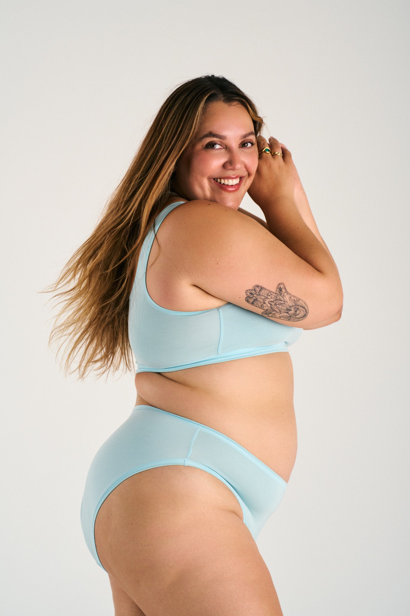 Plunge | Model is wearing size XL bra and 2XL undie