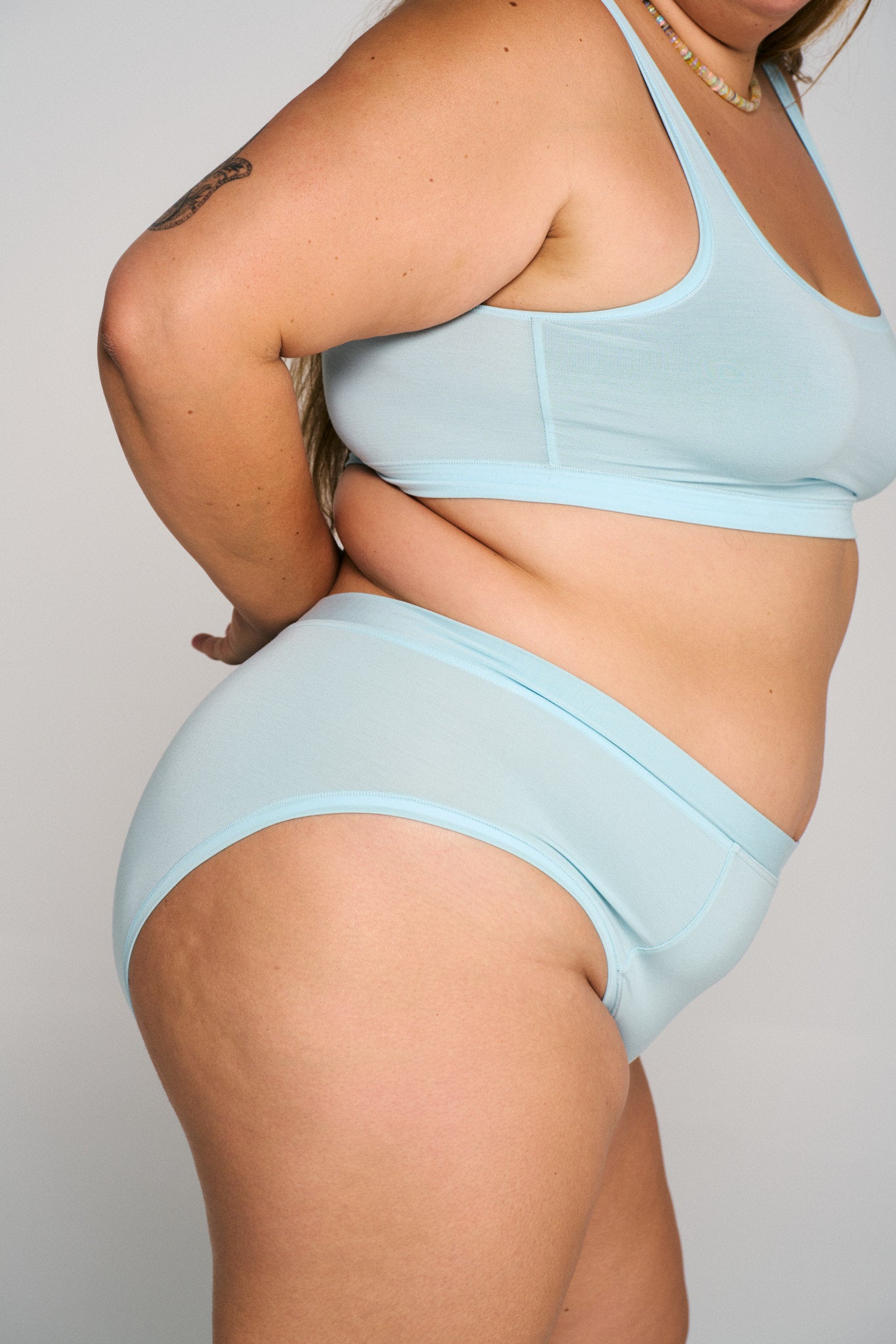 Plunge | Model is wearing size XL bra and 2XL undie