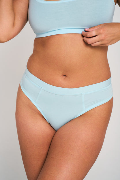 Plunge | Model is wearing size M bra and M undie