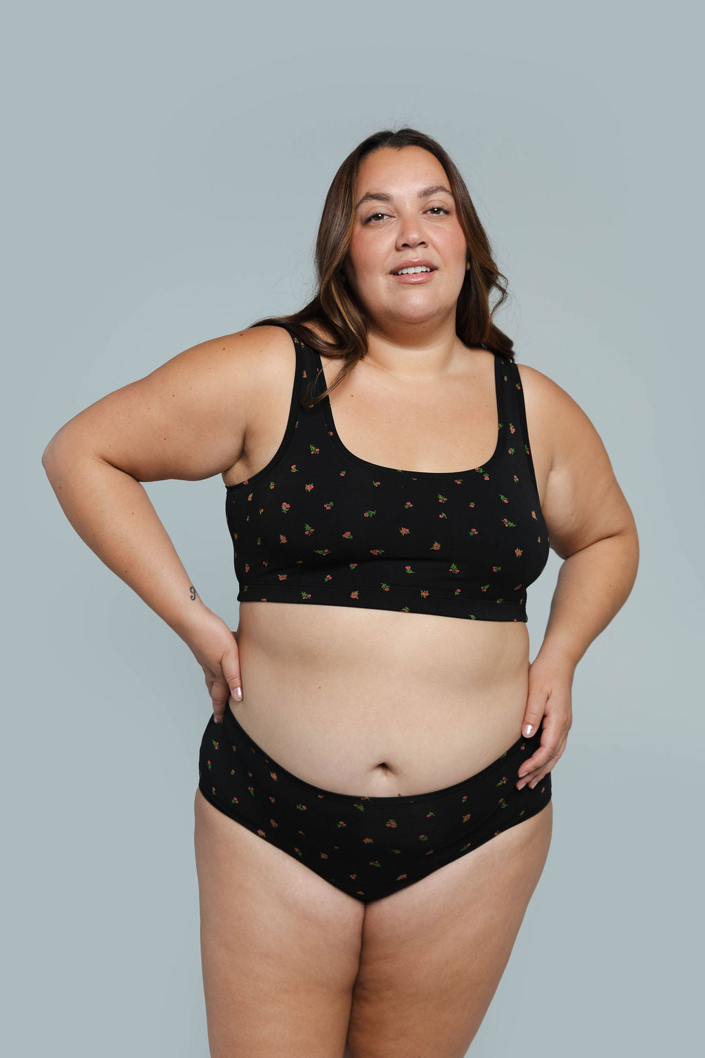 Midnight Rose | Model is wearing size 2XL