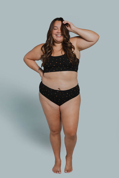 Midnight Rose | Model is wearing size 2XL