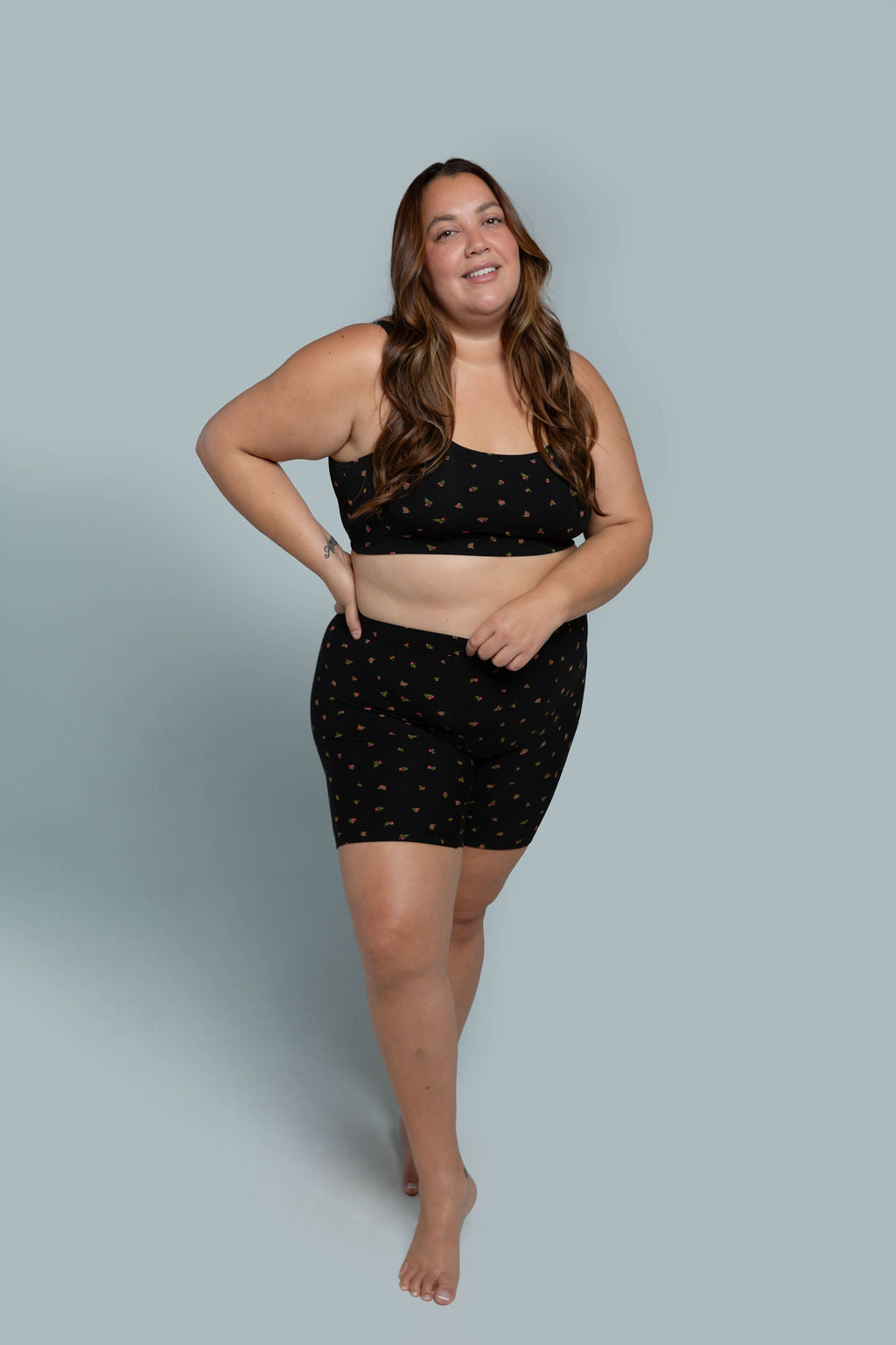 Midnight Rose | Model is wearing size 2XL