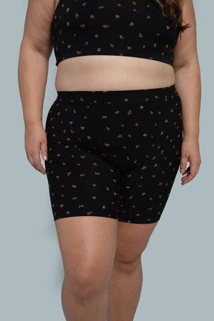 Midnight Rose | Model is wearing size 2XL