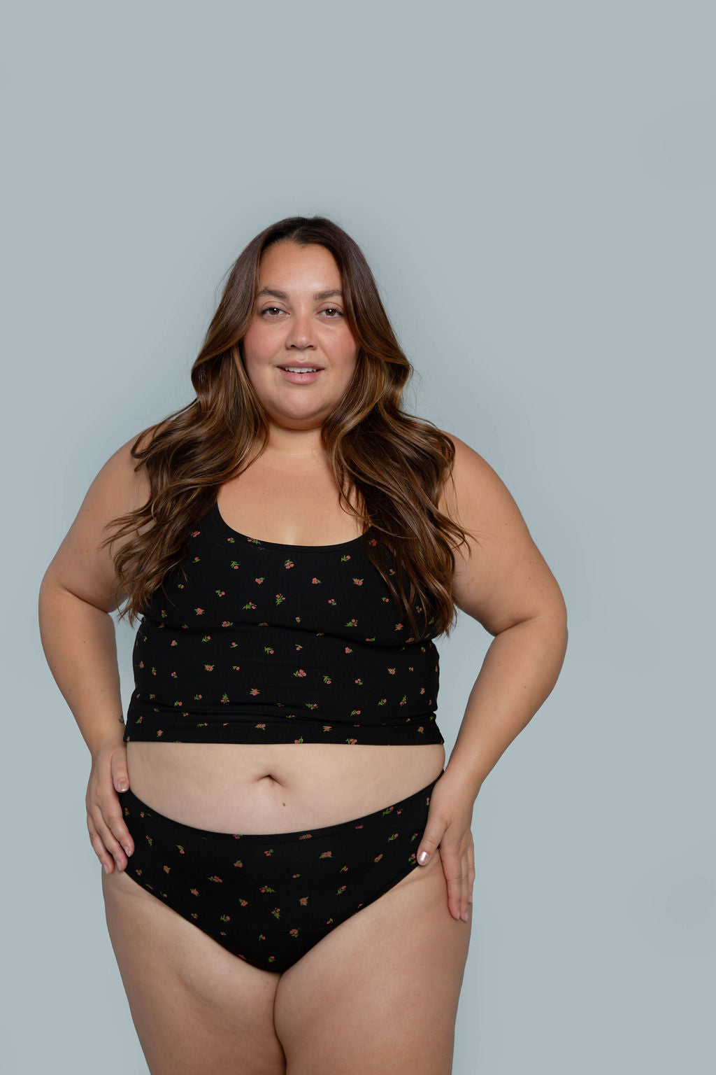 Midnight Rose | Model is wearing size 2XL