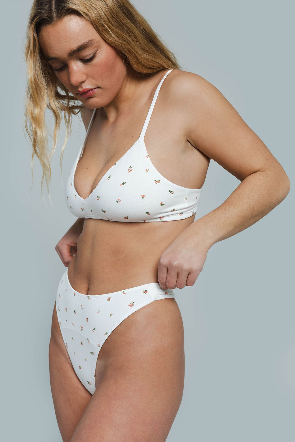 Morning Rose | Model is wearing size M