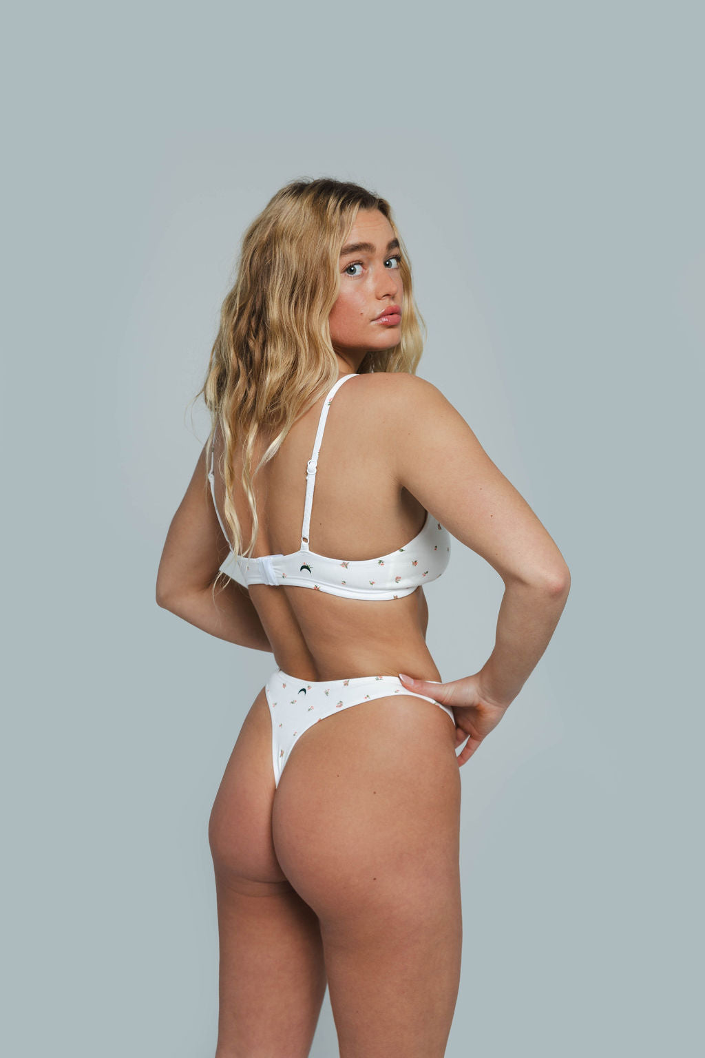 Morning Rose | Model is wearing size M