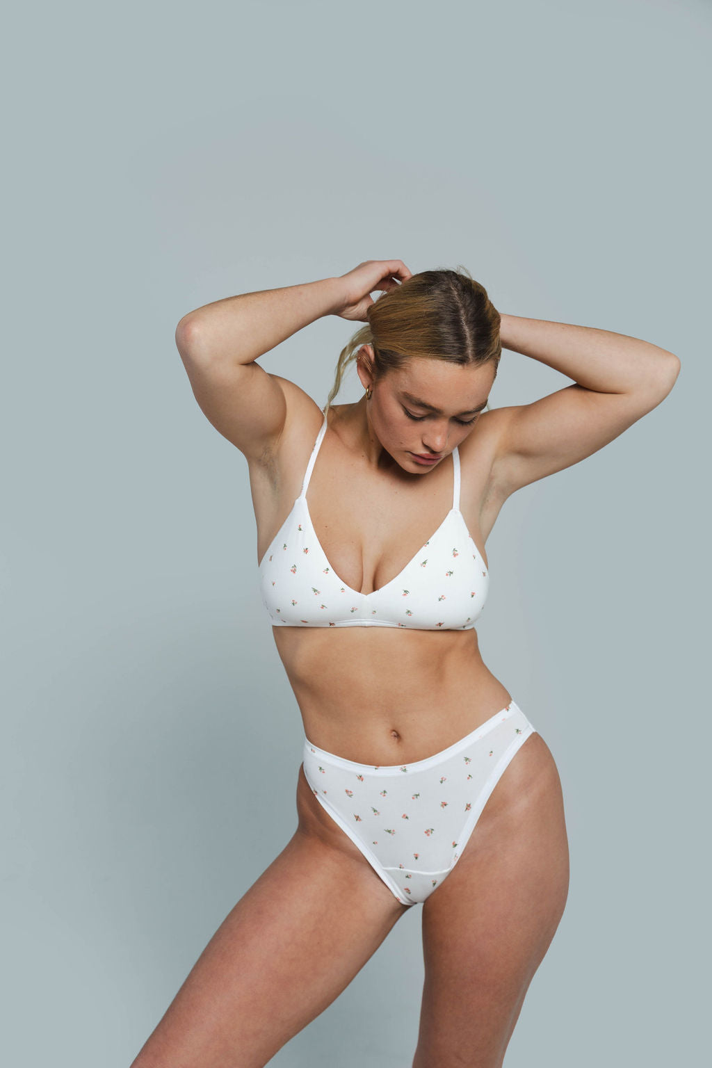 Morning Rose | Model is wearing size M