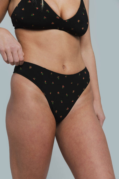 Midnight Rose | Model is wearing size M