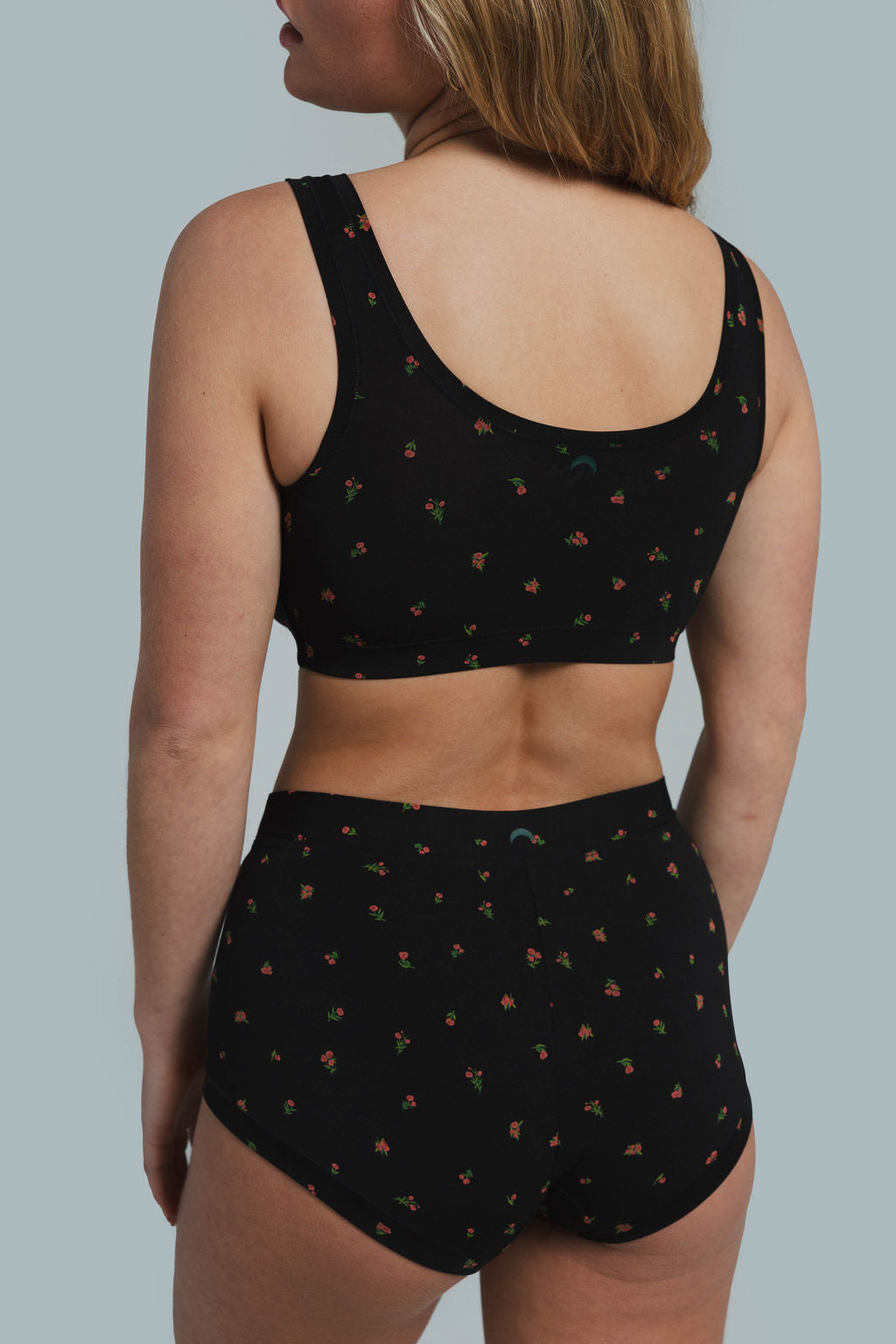 Midnight Rose | Model is wearing size M