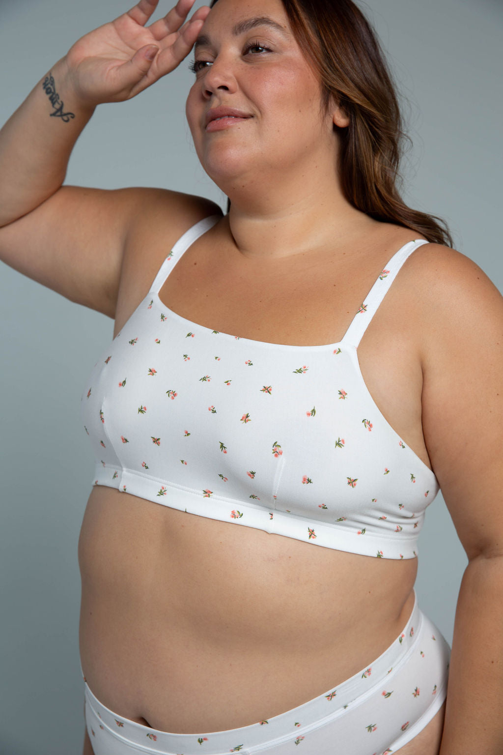 Morning Rose | Model is wearing size 2XL