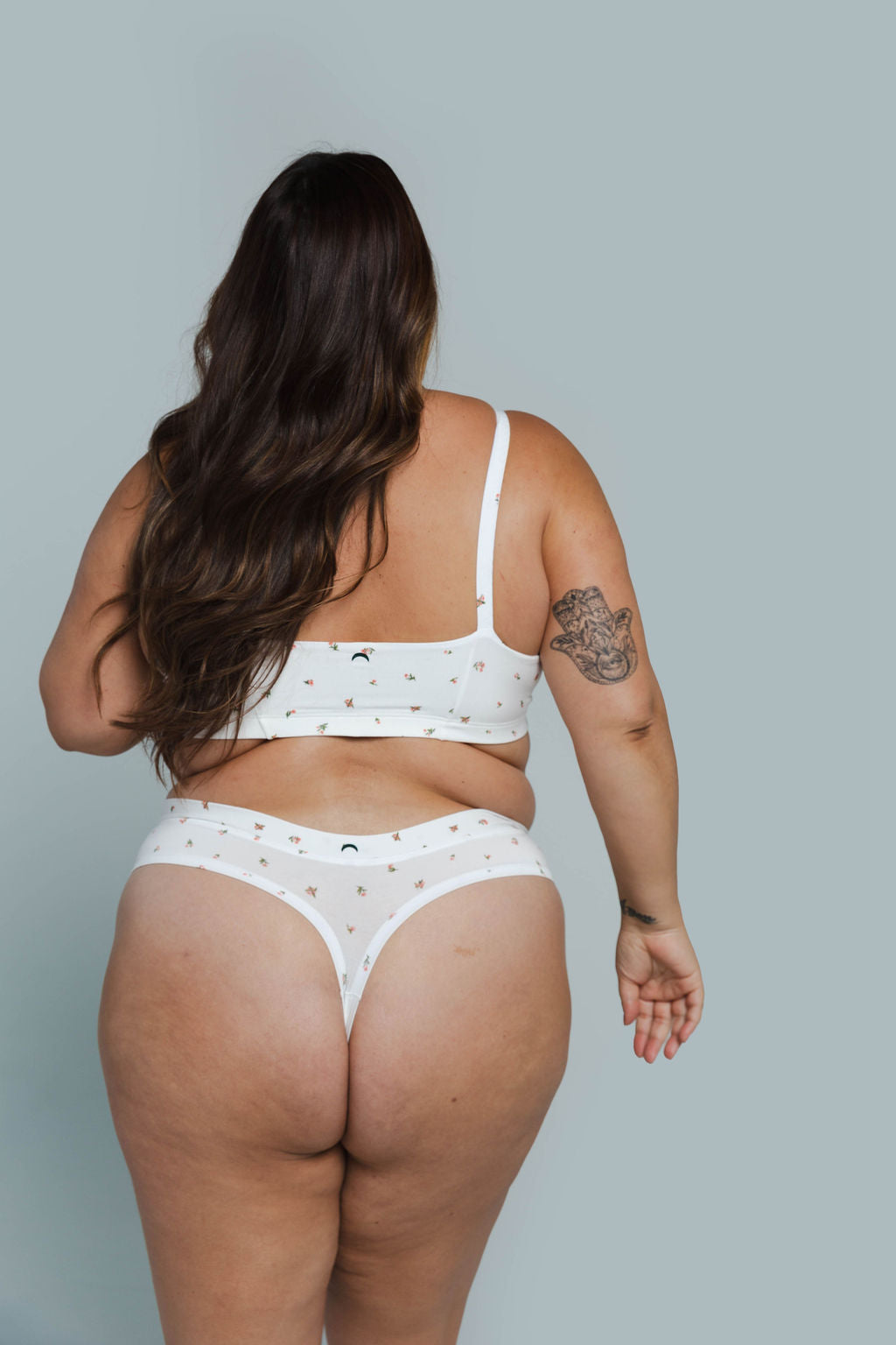 Morning Rose | Model is wearing size 2XL