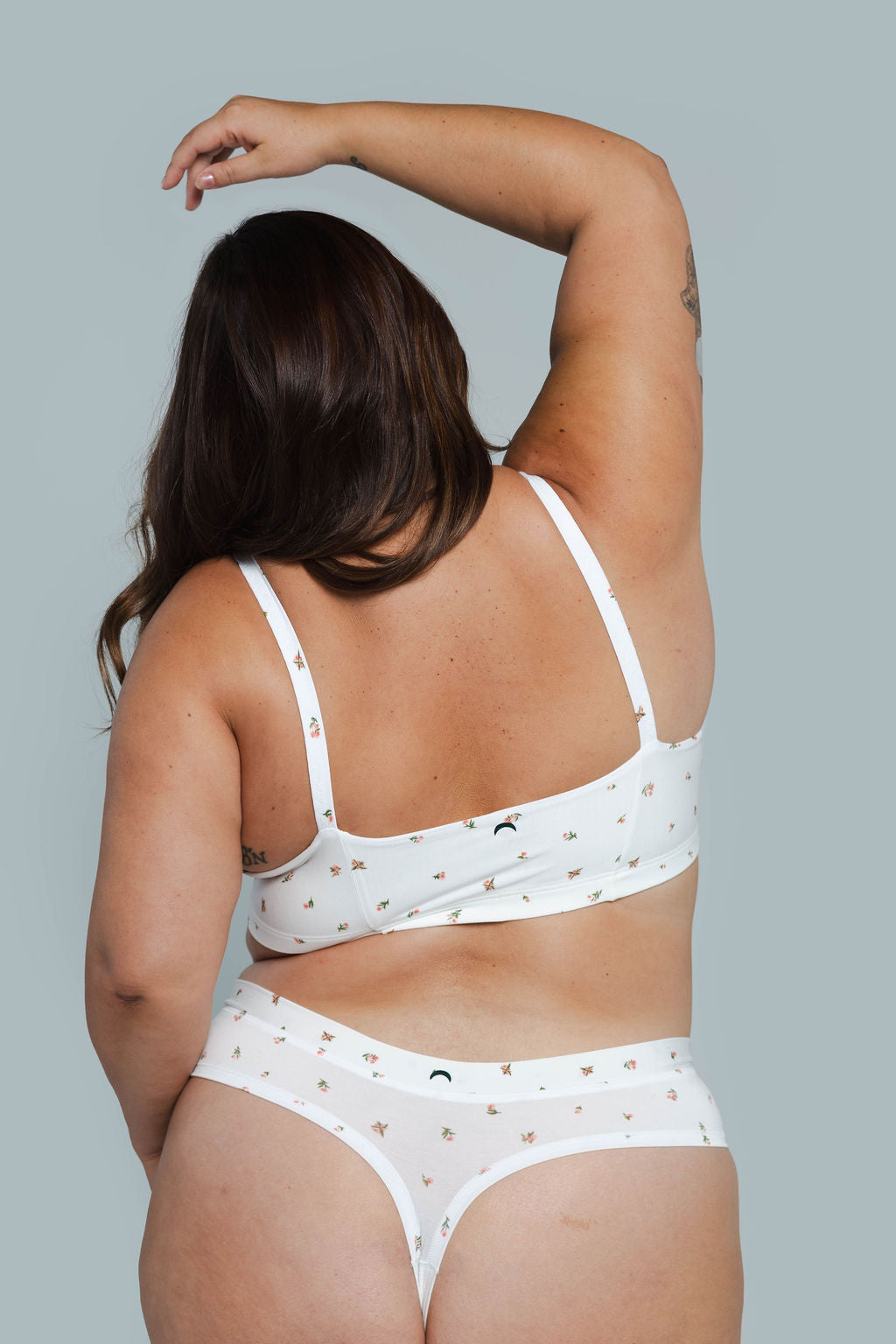 Morning Rose | Model is wearing size 2XL