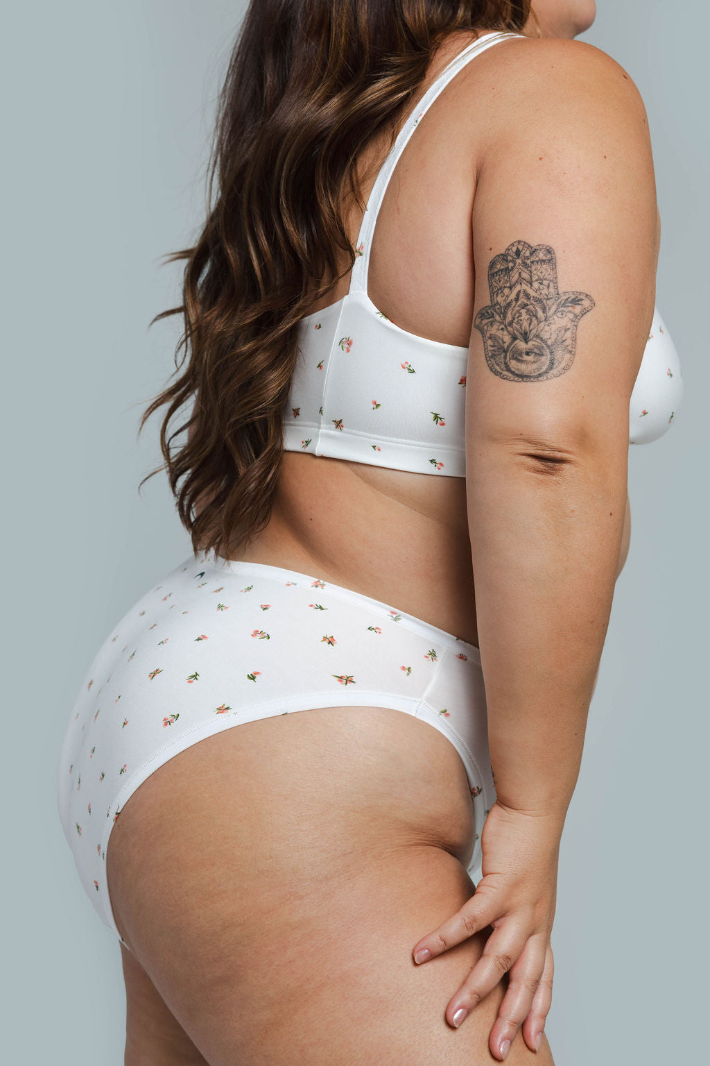 Morning Rose | Model is wearing size 2XL