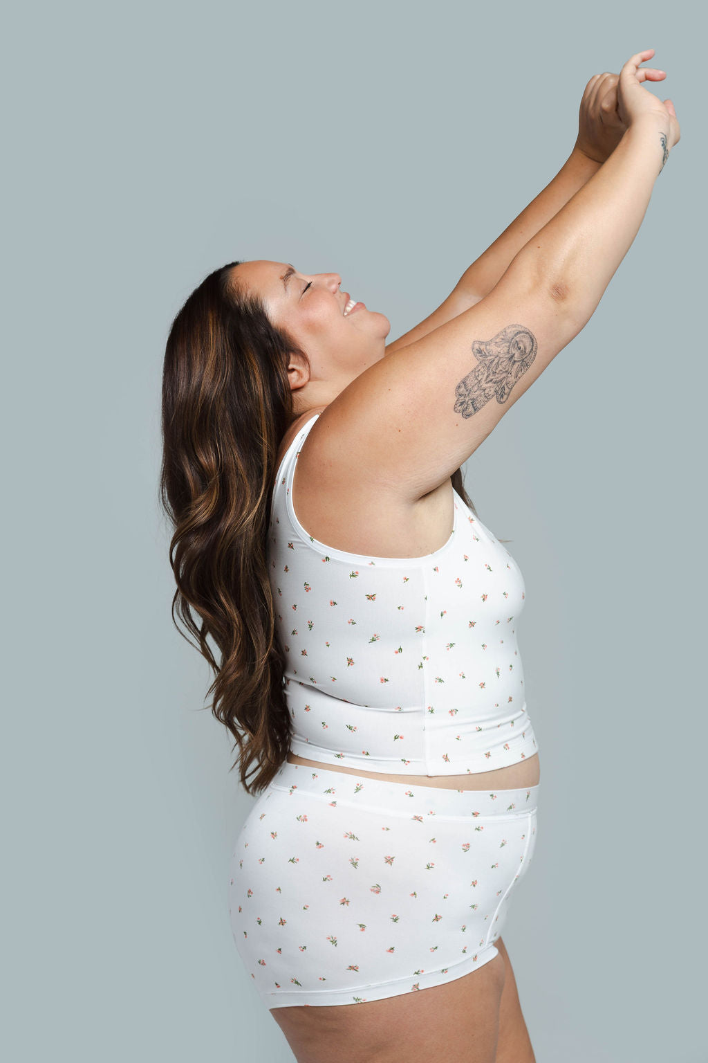 Morning Rose | Model is wearing size 2XL