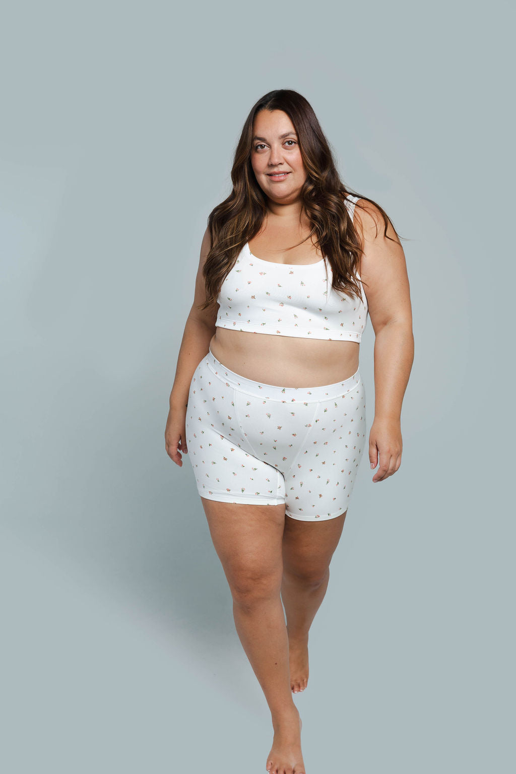 Morning Rose | Model is wearing size 2XL