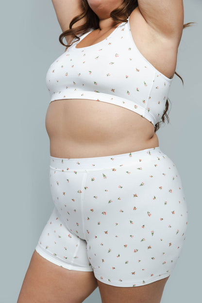 Morning Rose | Model is wearing size 2XL