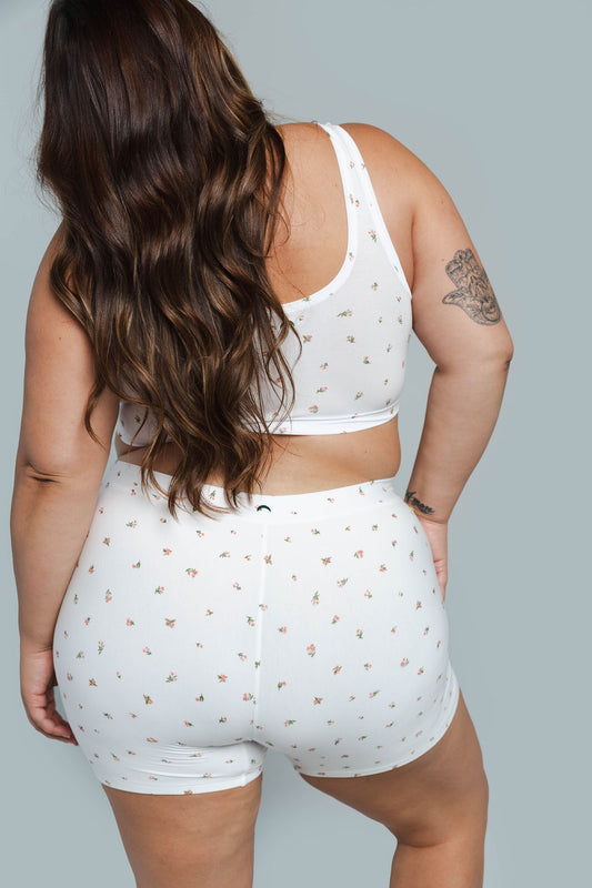 Morning Rose | Model is wearing size 2XL