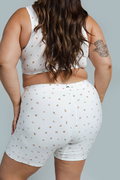 Morning Rose | Model is wearing size 2XL