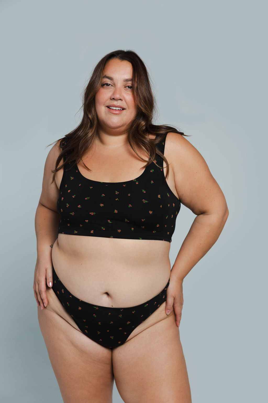 Midnight Rose | Model is wearing size 2XL