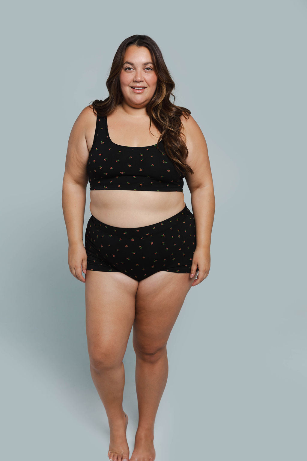 Midnight Rose | Model is wearing size 2XL