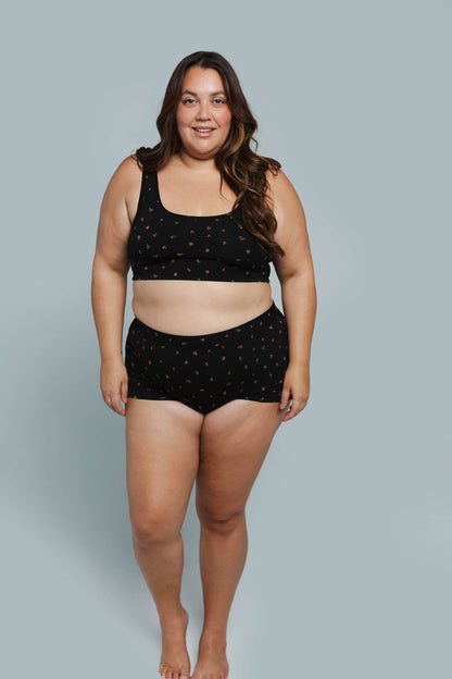 Midnight Rose | Model is wearing size 2XL