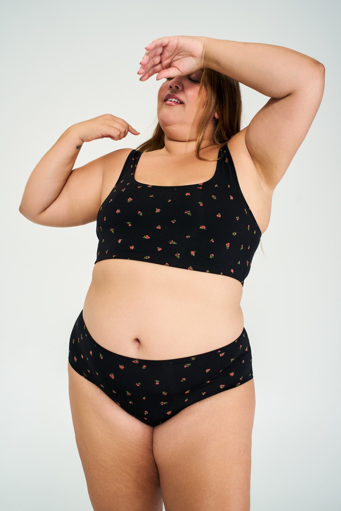 Midnight Rose | Model is wearing size XL bra & 2XL undie