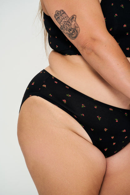 Midnight Rose | Model is wearing size XL bra & 2XL undie