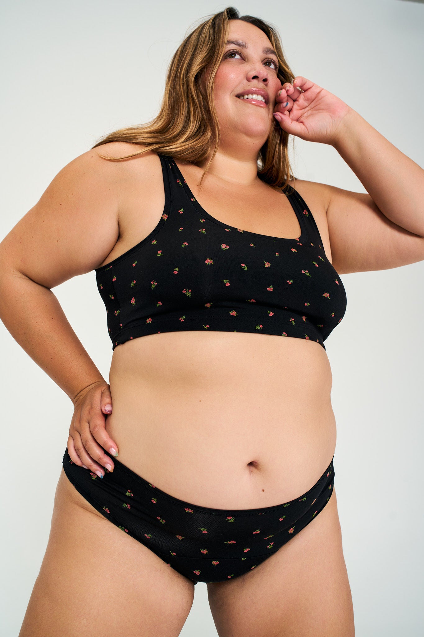 Midnight Rose | Model is wearing size XL bra & 2XL undie