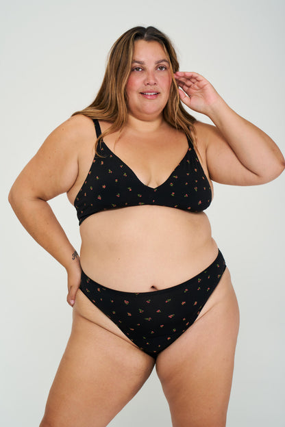 Midnight Rose | Model is wearing size XL bra & 2XL undie