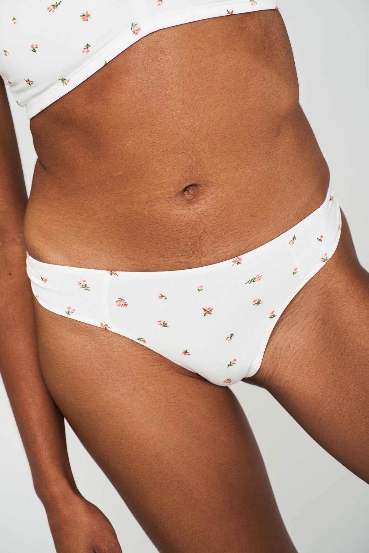 Morning Rose | Model is wearing size XS bra & XS undie