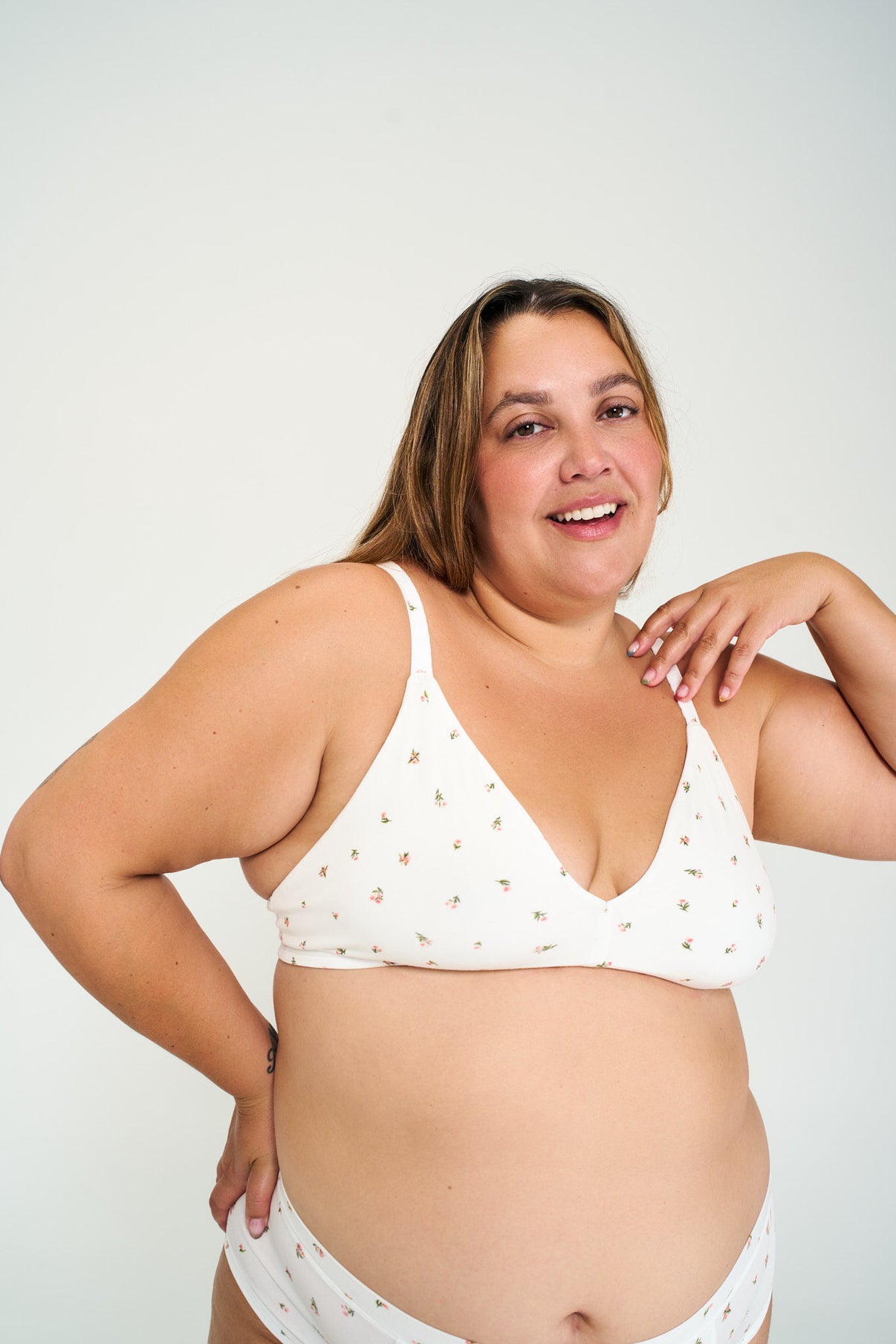 Morning Rose | Model is wearing size XL bra & 2XL undie