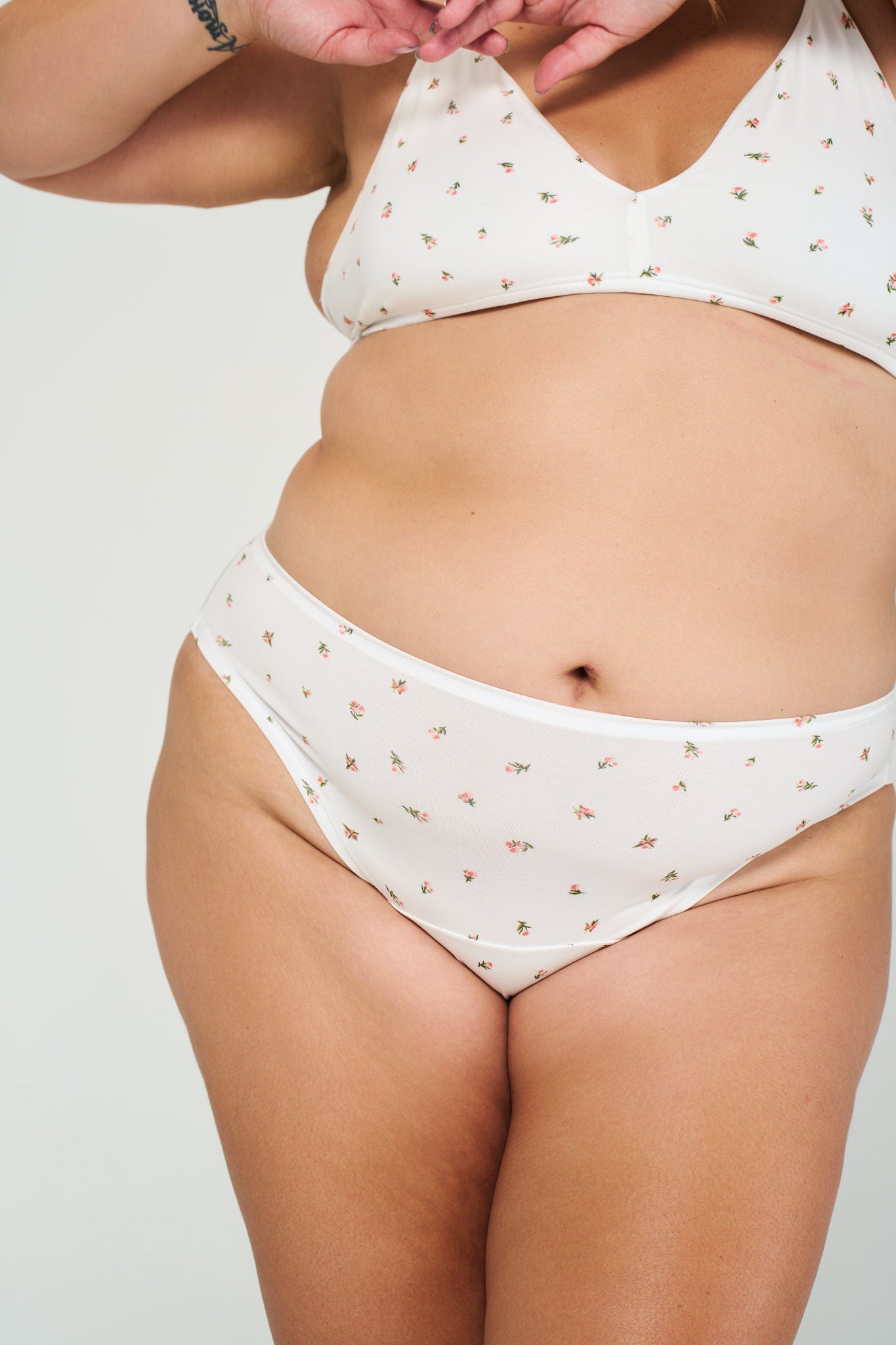 Morning Rose | Model is wearing size XL bra & 2XL undie