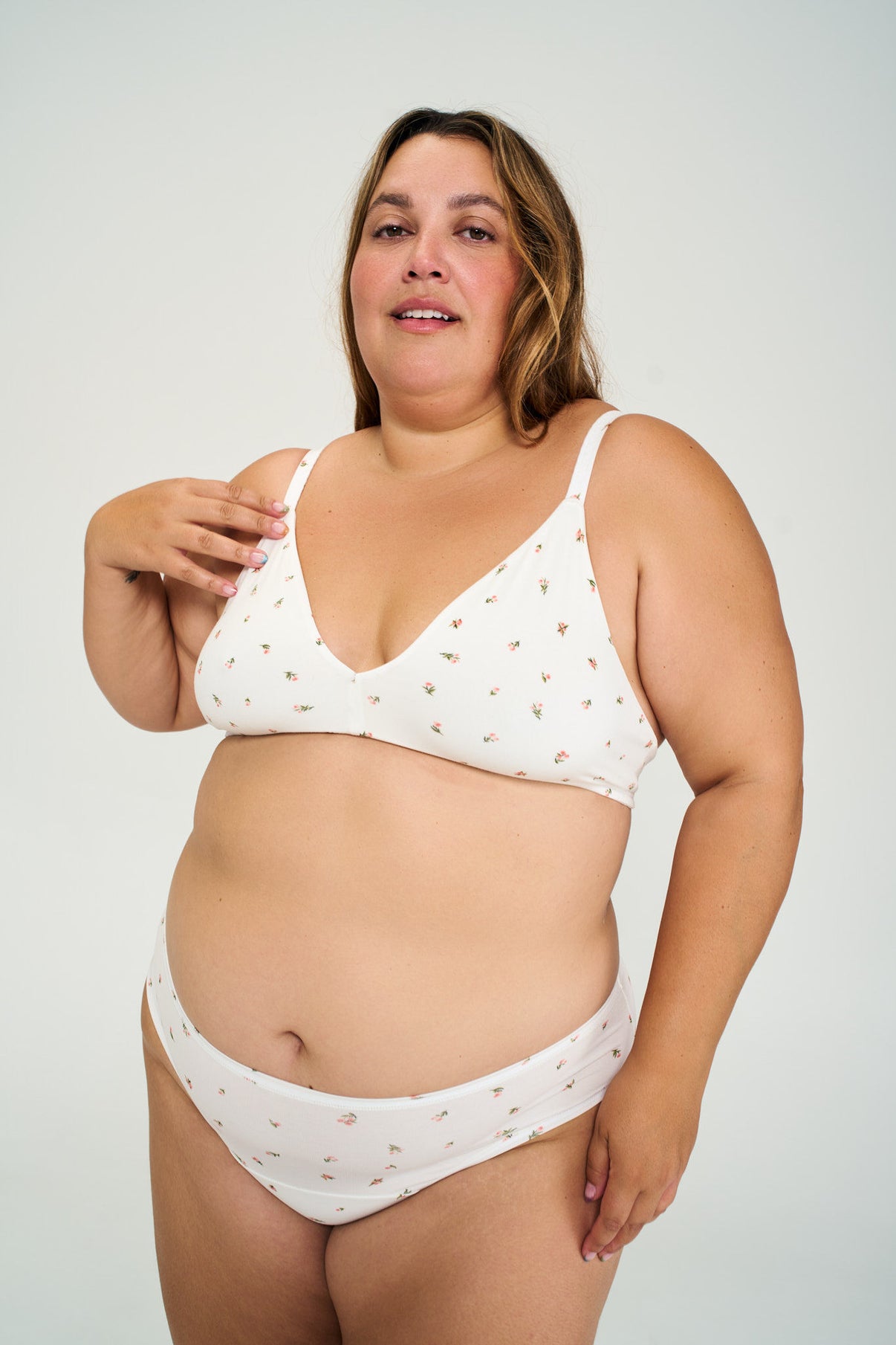 Morning Rose | Model is wearing size XL bra & 2XL undie